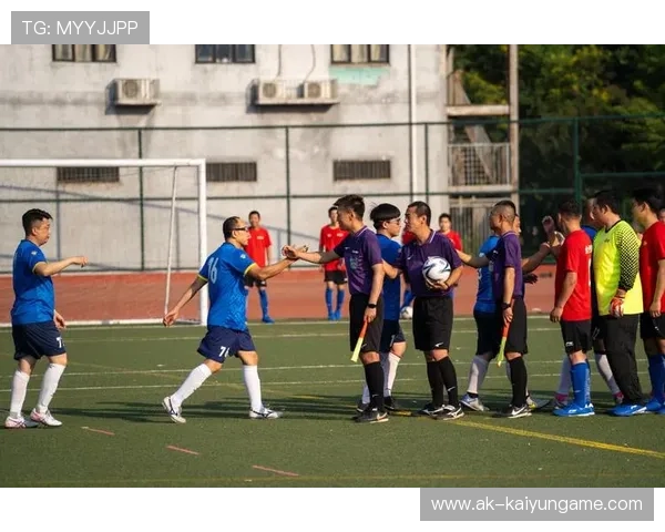 北京国际足球邀请赛激烈角逐，众多国际球队参赛，北京足球国家队