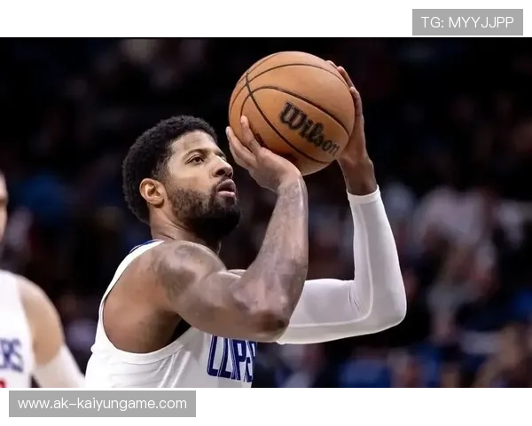 乔治急停三分穿网而过，全场沸腾——在风暴中找回速度与信念的品牌故事